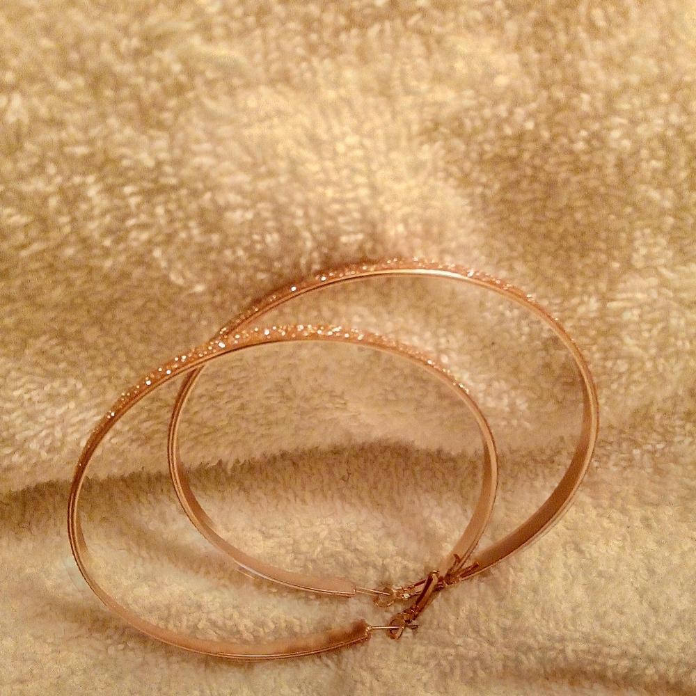 Earrings - Picture 2 of 4